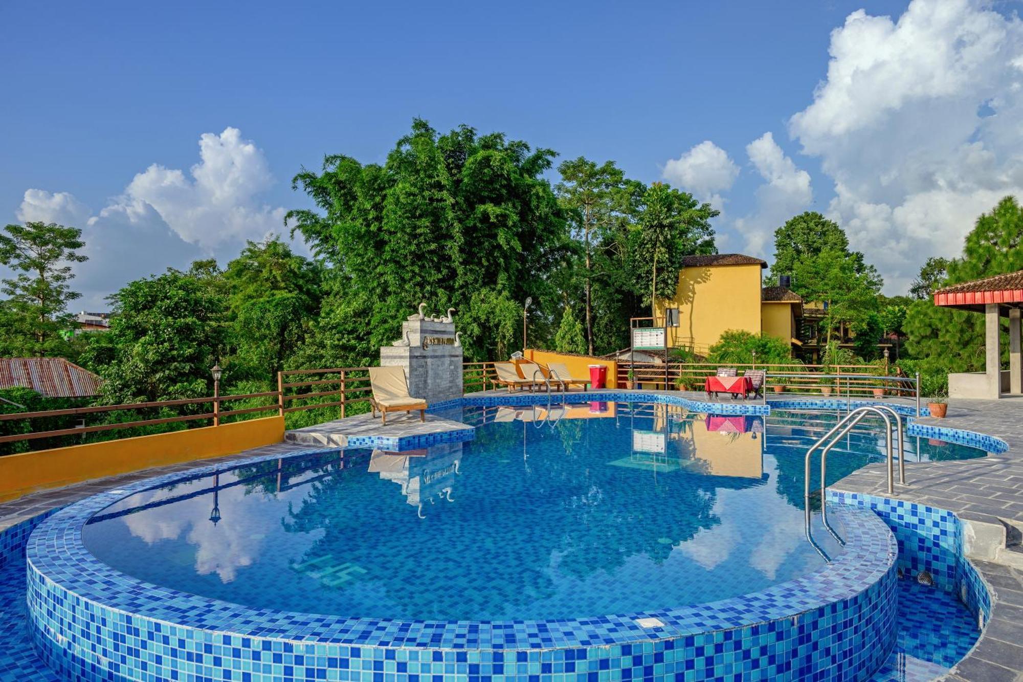 Kc'S Home Sauraha Buitenkant foto